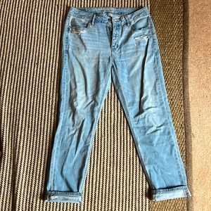 Mom Jean - American Eagle